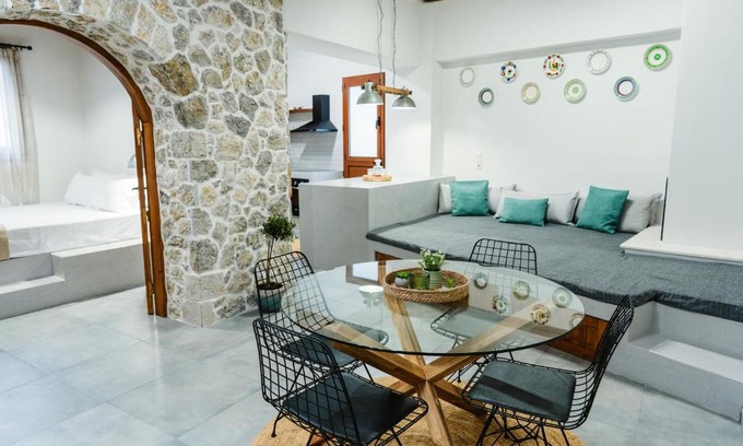 Archangelos Apartment | Aesthisis Sensational Accommodation Archangelos