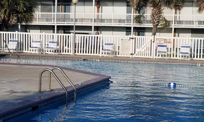 Atlantic Beach Condo | Affordable, Cozy and REAL close to the beach :)