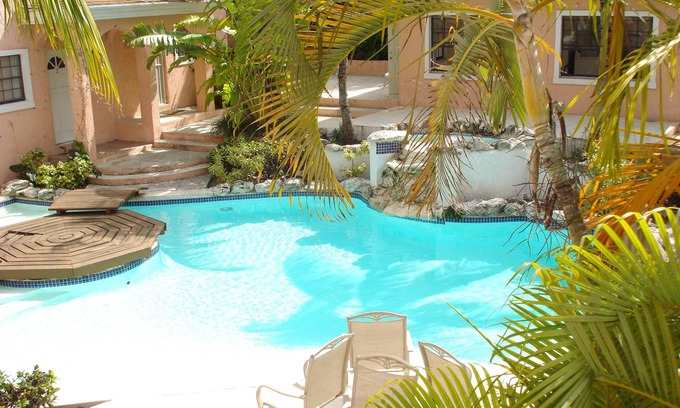Paradise Island Condo | Affordable Getaway on Paradise Island - Cozy & Charming