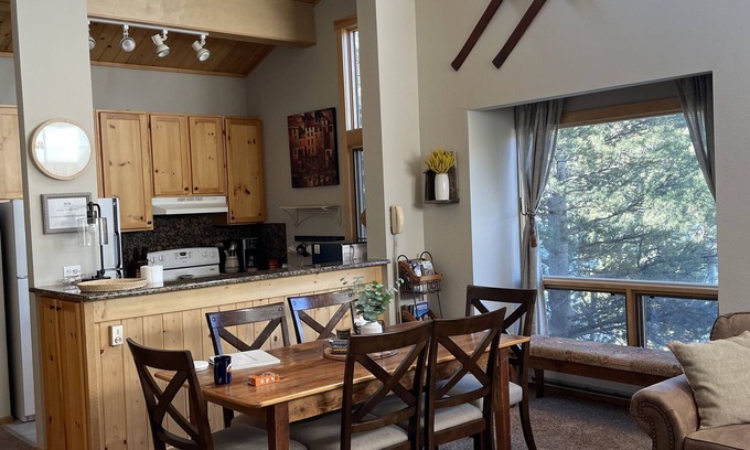 Warrior's Mark Condo | Affordable Luxury 2BR/2BA Condo with View. Walk to Slopes/Town