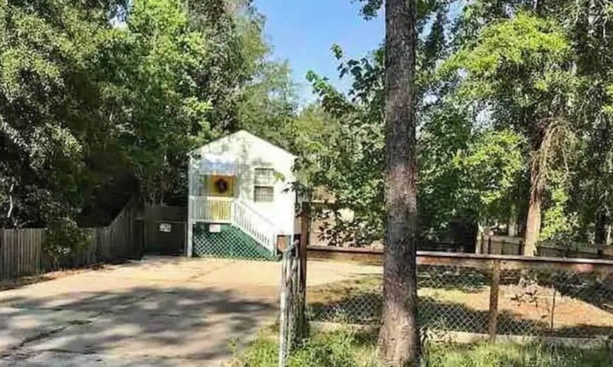 Bay St Louis Cottage | Affordable Month to Month Stay, Beaches, Casino, Tiny house,