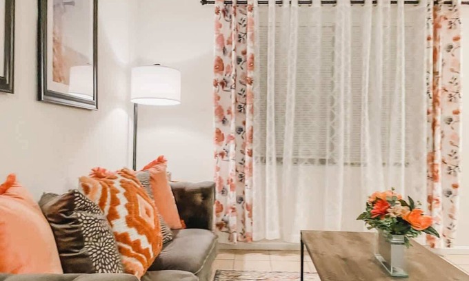 Tallahassee House | Affordable Retro Retreat | 80s Townhouse | 2 BDRMs