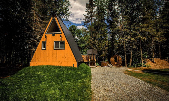 Perry Cabin | aframe in the woods.