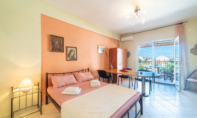 Molos Apartment | Afrodite Lefkimmi Apartment 2