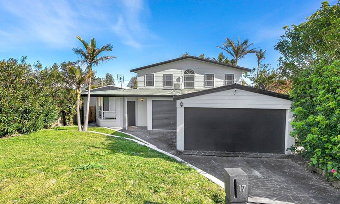 Anna Bay House | Afterdune Delight 200 metres to the Water's Edge