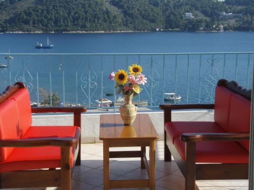 Skiathos House | Agnàntema Portside Stays Skiathos