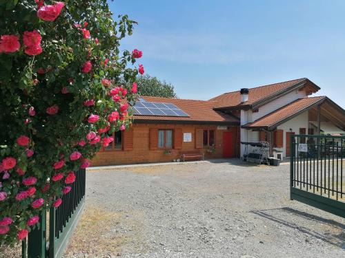 Montano Lucino House | Agriturismo bio Apipoli