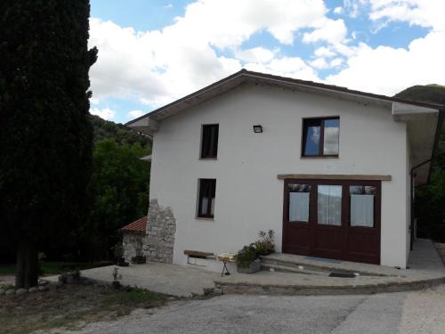Poggio San Vicino House | Agriturismo Vallonga
