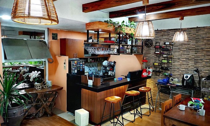 Puerto Galera House | Aguada Hills Residence
