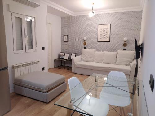 Puerta del Angel Apartment | AH - Suites Premium Madrid Río Cerca de Puerta de Toledo