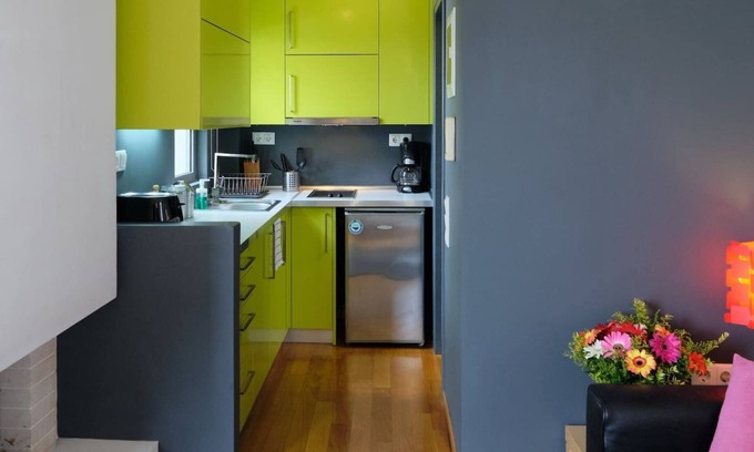 Ilisia Apartment | #AH03 Hilton area penthouse studio
