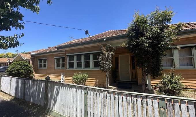 Maidstone House | Aiden house- close to local amenities, shopping, parks, public transportation.