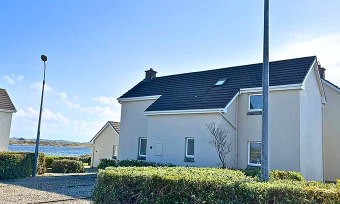 Ballyconneely House | Aillebrack Cottage, a perfect base for an break