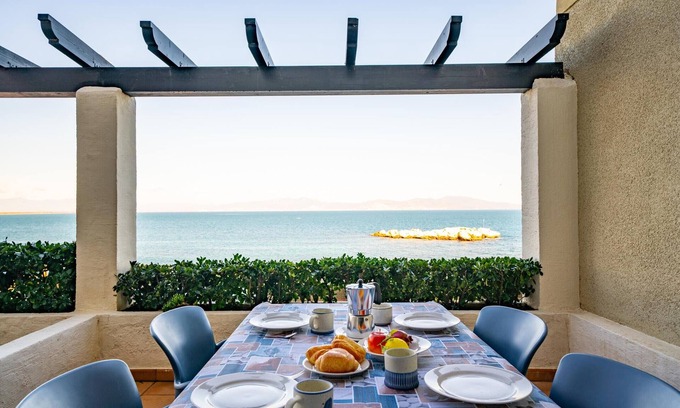 L'Escala Apartment | Aina: Nice apartment with communal pool and sea view