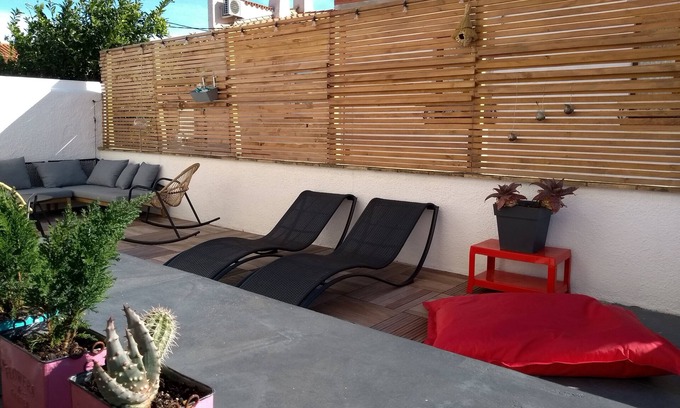 Banyuls-sur-Mer Apartment | Air-conditioned apartment with terrace 5 minutes from the beach between Collioure and Cadaques