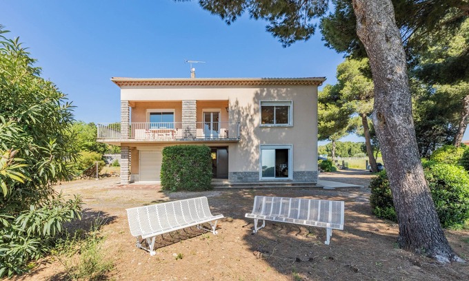 Beziers House | Air-conditioned house - Enclosed park - All-season indoor swimming pool - 3 bedrooms - 6/8pers