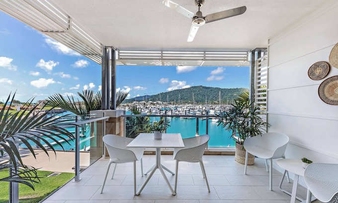 Airlie Beach Apartment | Airlie Breezes at the Boathouse