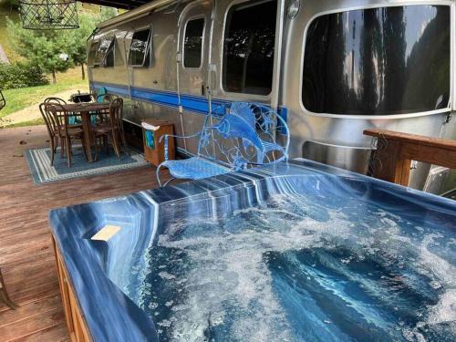Sugar Grove House | Airstream at a Petting Zoo w/Hot Tub