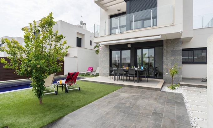 Lo Rufete Villa | Airy Villa near Golf & Dining