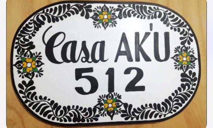 Centro House | A’KU House - 3 bedrm Colonial Charm with Pool three blocks from Paseo Montejo