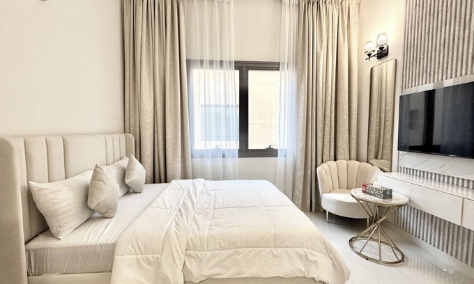 Dubai Apartment | Al Manara Premium Deluxe Studio