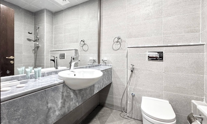 Dubai Apartment | Al Manara Premium Deluxe Studio