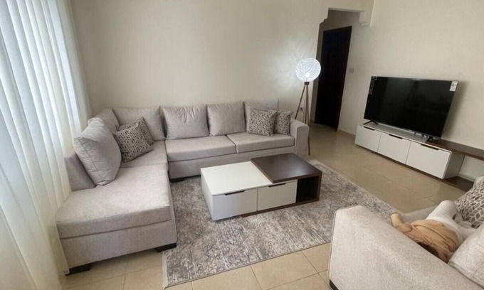 Al Jubeiha House | Al Mansour view apartment 3 BDR, Cozy for families.