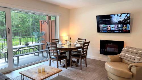 Revelstoke Apartment | Al's Escape by Revelstoke Vacations
