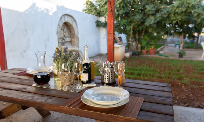 Larnaca Hostel | Aladdin's Hostel - Room 12