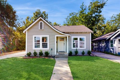Highland Park House | Alamo Getaway