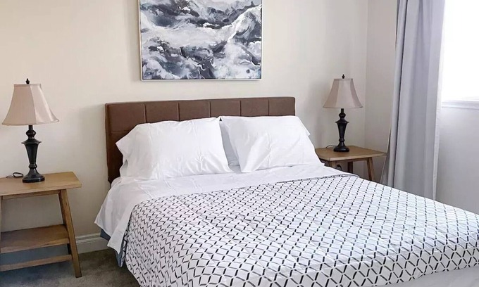 Downtown Anchorage House | Alaska Townhouse Getaway: Anchorage Cozy Retreat - Close to Downtown