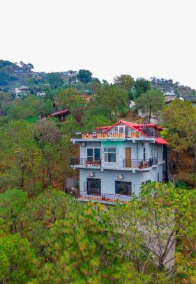 Kasauli Villa | Alaya Stays Archee's 6 BHK Nature Retreat with Game Lounge & Open Dining