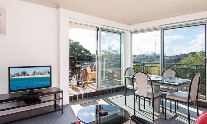 Forster Apartment | Albert Court 8 - Acrpss from Wallis Lake!