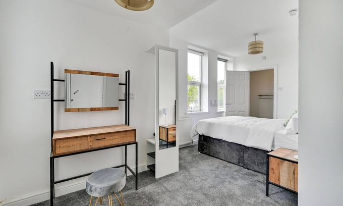 Salford House | Albert View