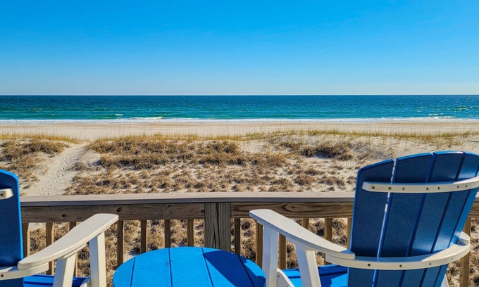 Topsail Beach House | Albion: Dive Into Oceanfront Bliss!