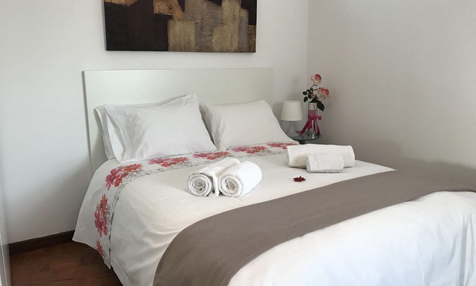 Centro / Baixa House | Alegria Apartment Downtown Porto, 2- 5 pax