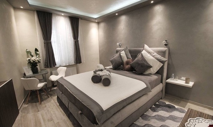 City Center House | Alessio Premium Rooms - King Room 4