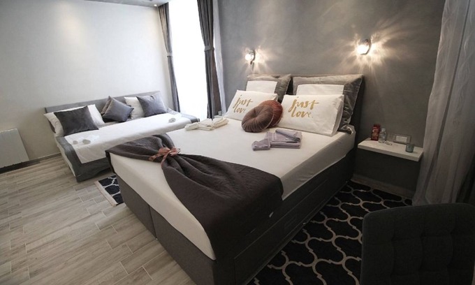 City Center House | Alessio Premium Rooms - Superior Room 3