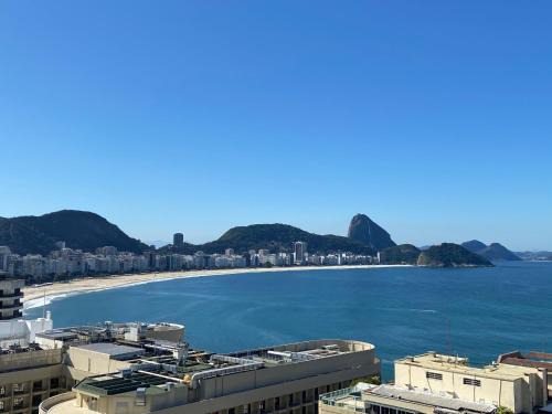 Copacabana Apartment | Alex Rio Flats Arpoador Beach View