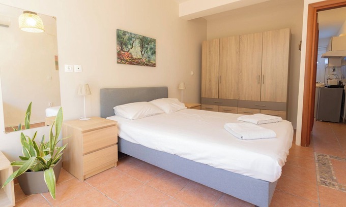 Markopoulo Mesogaias House | Alexandra's apartment - 5 min walk to the beach