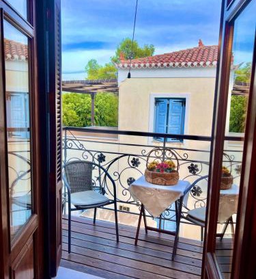 Spetses Apartment | Alexjean cosy apartment close to beach and Dapia