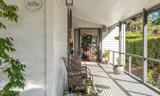 Berry Cottage | Alfie - right in the heart of Berry