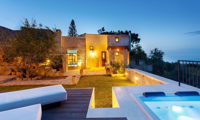 Maroulas Villa | Ali Vafis Villa, Heated Jacuzzi & Indoor Pool