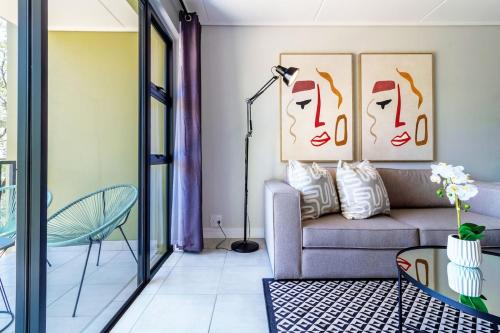 Greater Johannesburg Metropolitan Area Apartment | AlimamaSpaces - Nomthi's Greenlee