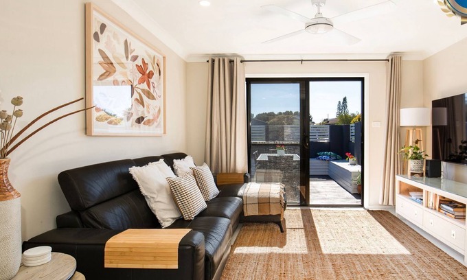 Culburra Beach House | Alkira - Pet Friendly - 4 Mins Walk to Beach