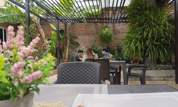 San Salvador House | All Days Inn and Out