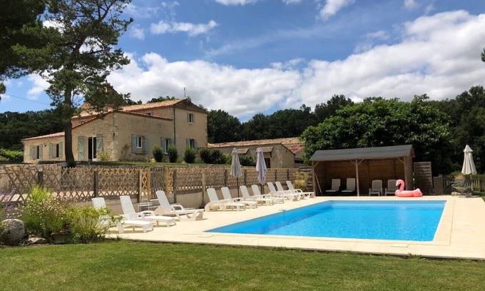 Fonroque House | All ensuite property, secluded area with private heated pool up to 15 guests