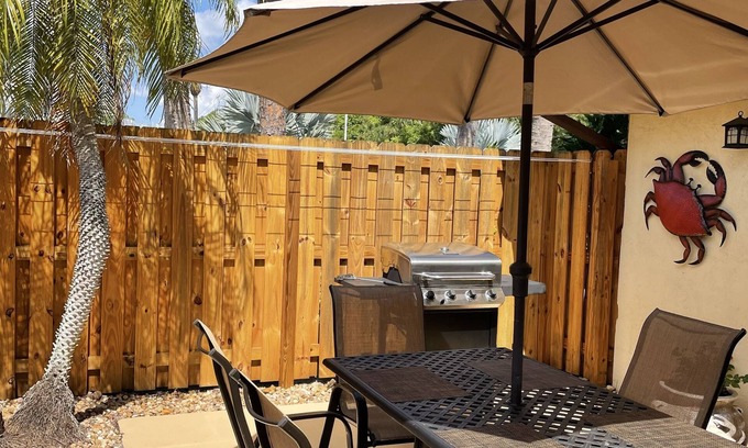 Biggar House | All inclusive, 2 bed 2 bath, pool, perfect location!
