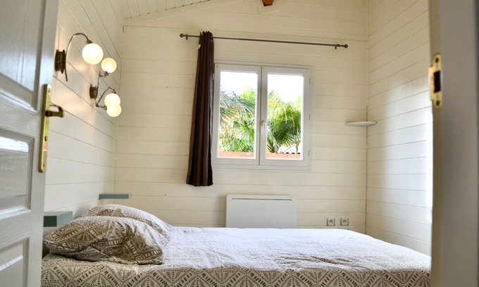 Lanton Cottage | All-inclusive house 800 m from the pool with jacuzzi