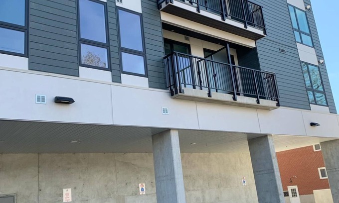 Waterloo Condo | All inclusive unit with free parking near University of Waterloo